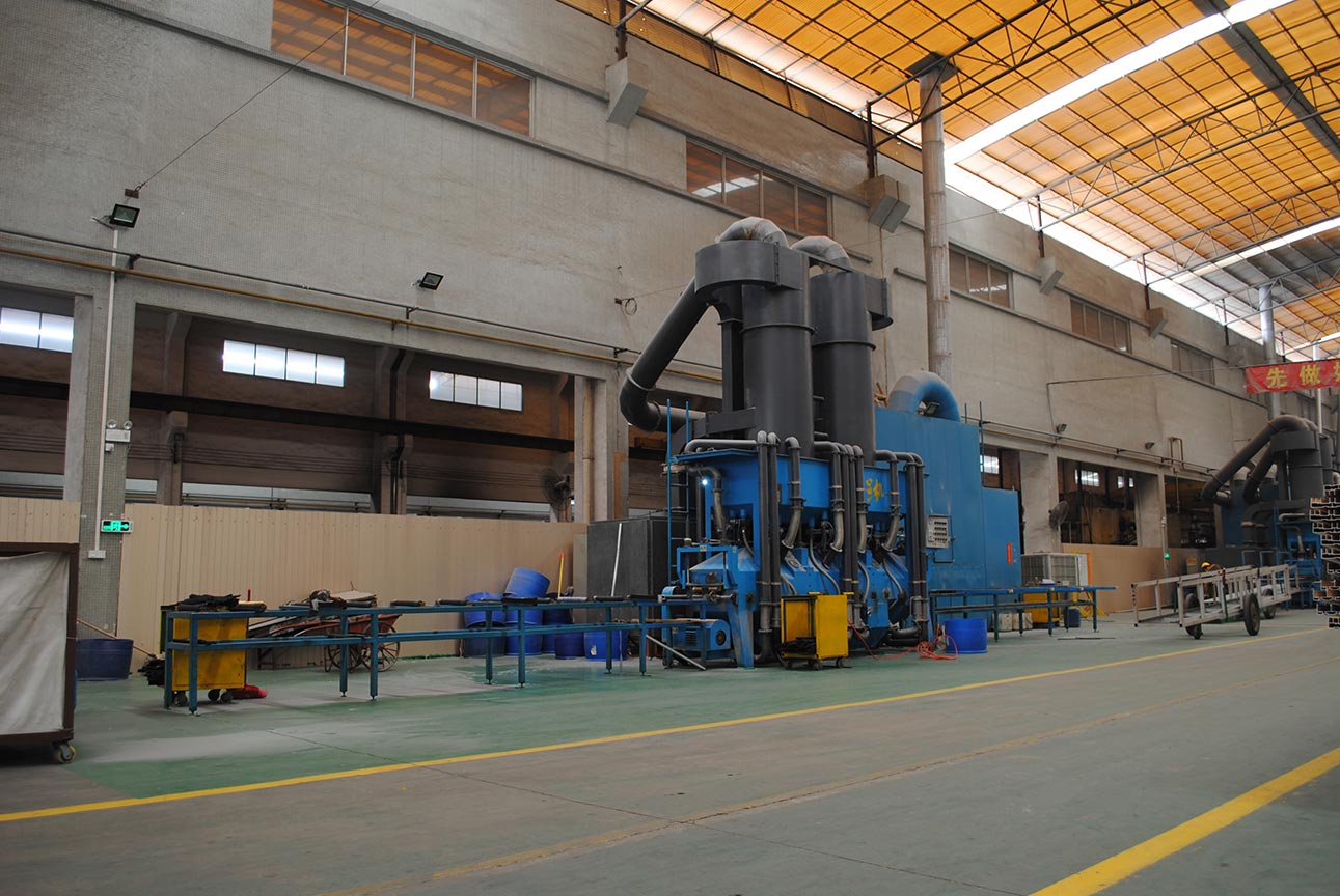 Sand blasting machine